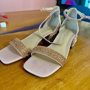 Betsey Johnson Women's Grant Block Heel Evening Sandals Rose Gold Like New